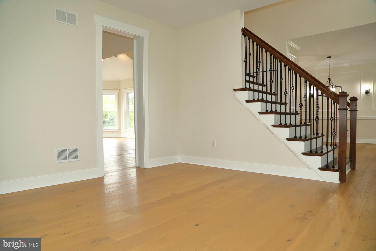 356 Copley Dr Property Photo 6