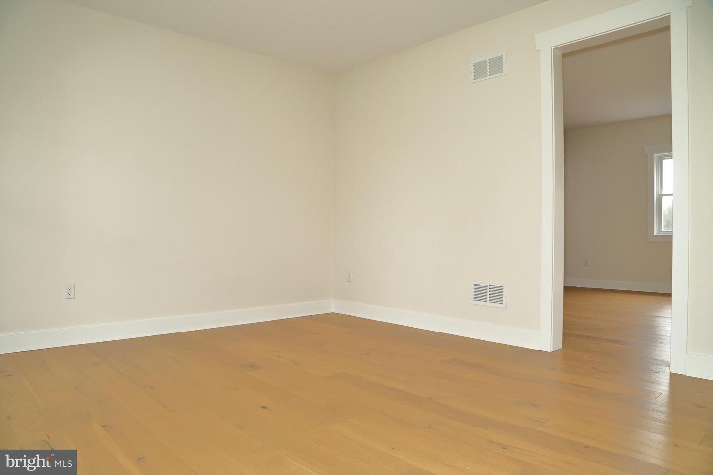 356 Copley Dr Property Photo 7