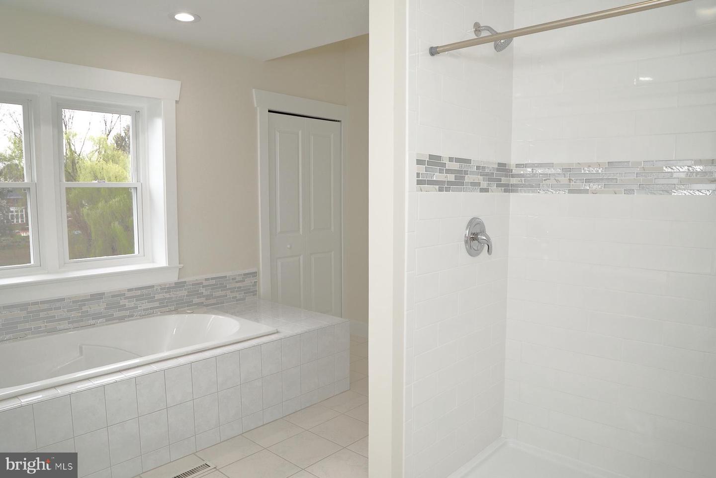 356 Copley Dr Property Photo 41