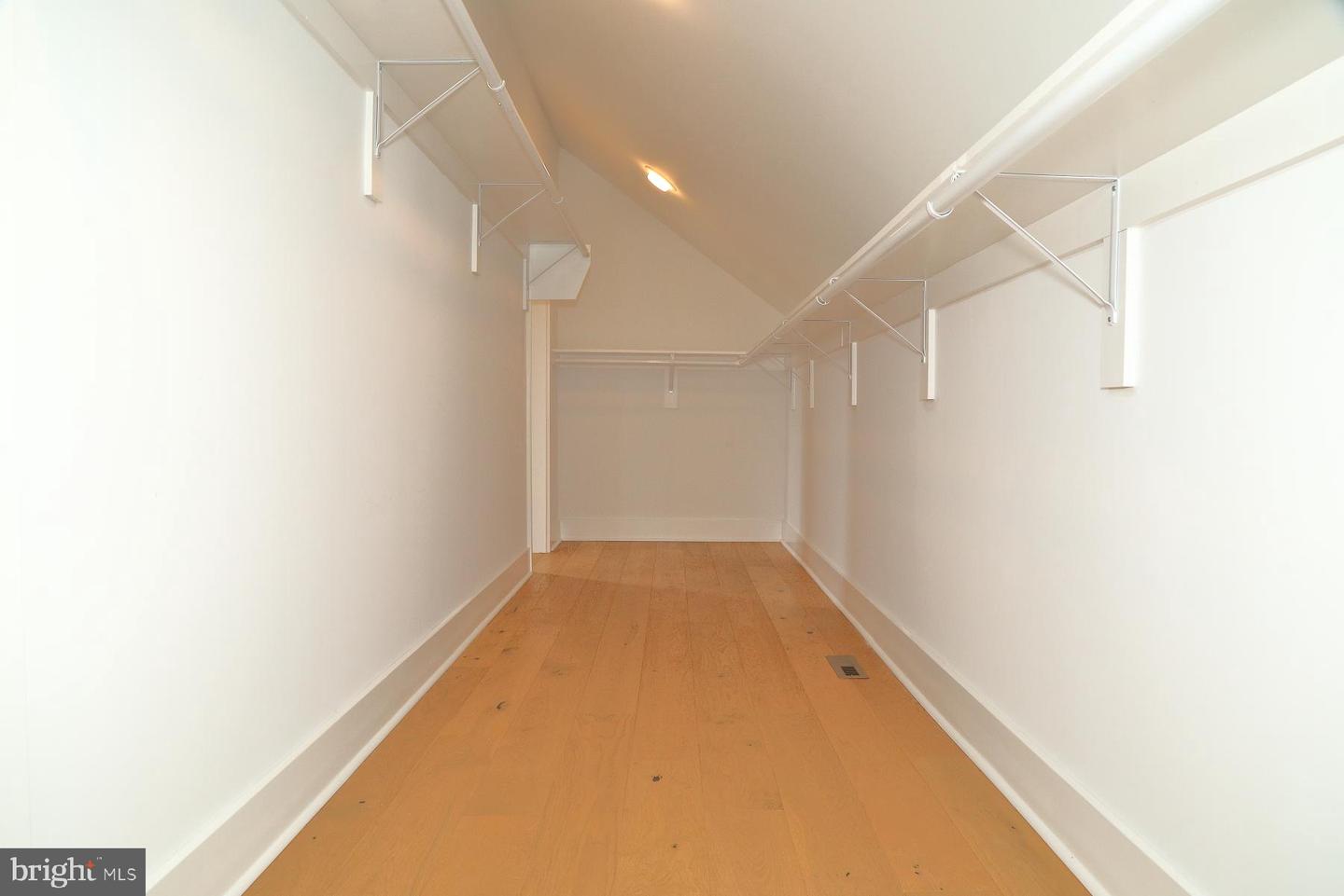 356 Copley Dr Property Photo 44