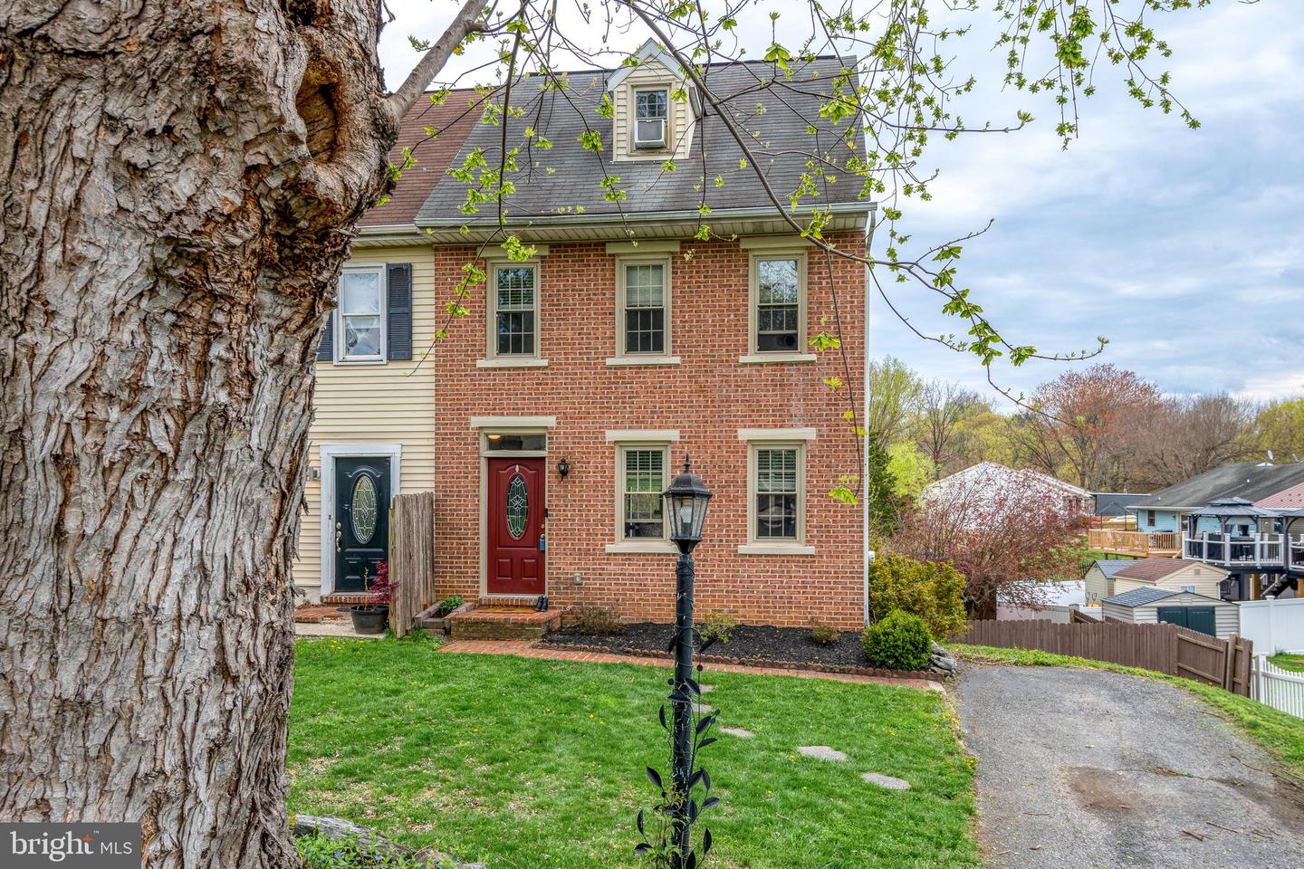 202 Fairfax Property Photo 1
