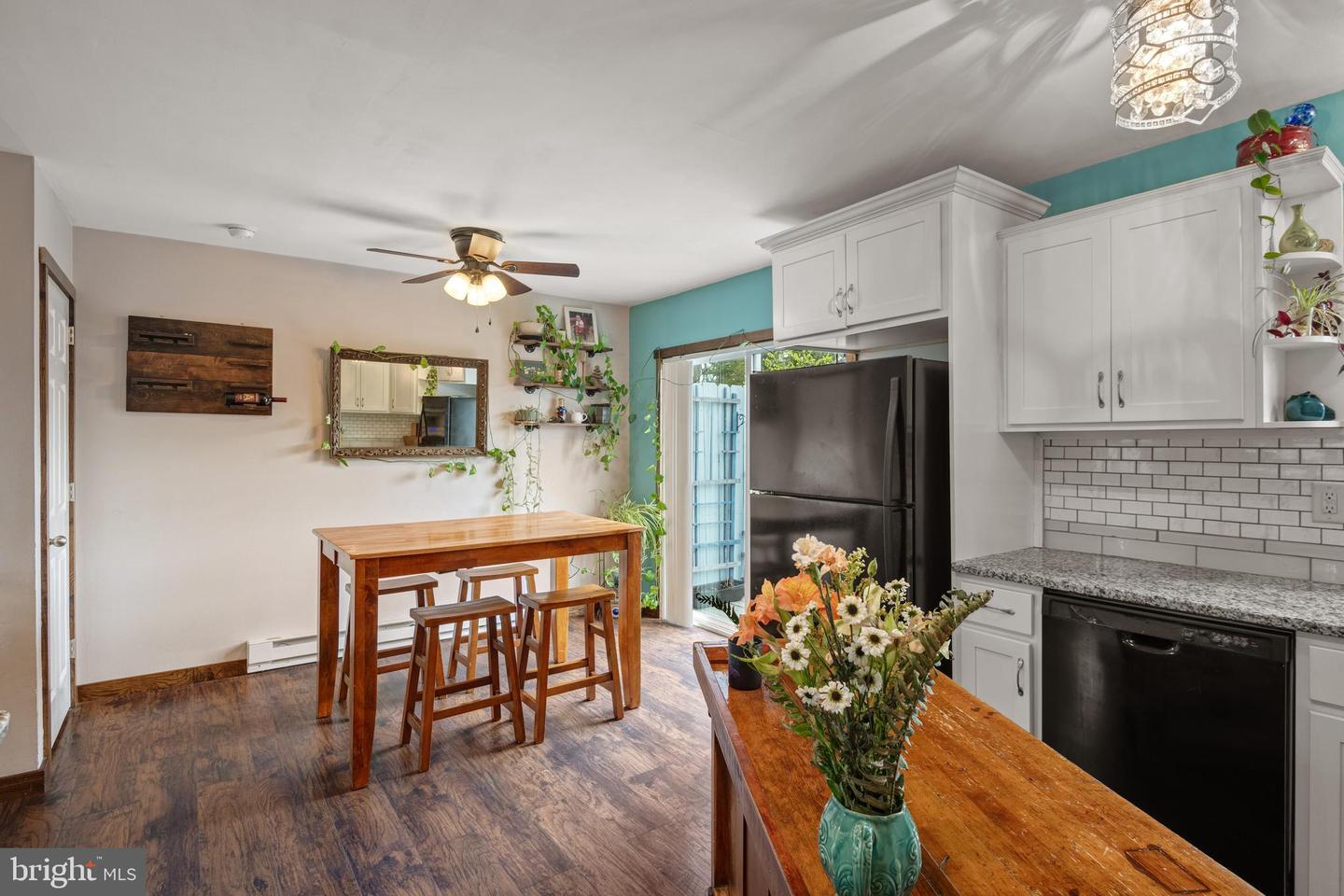 202 Fairfax Property Photo 13