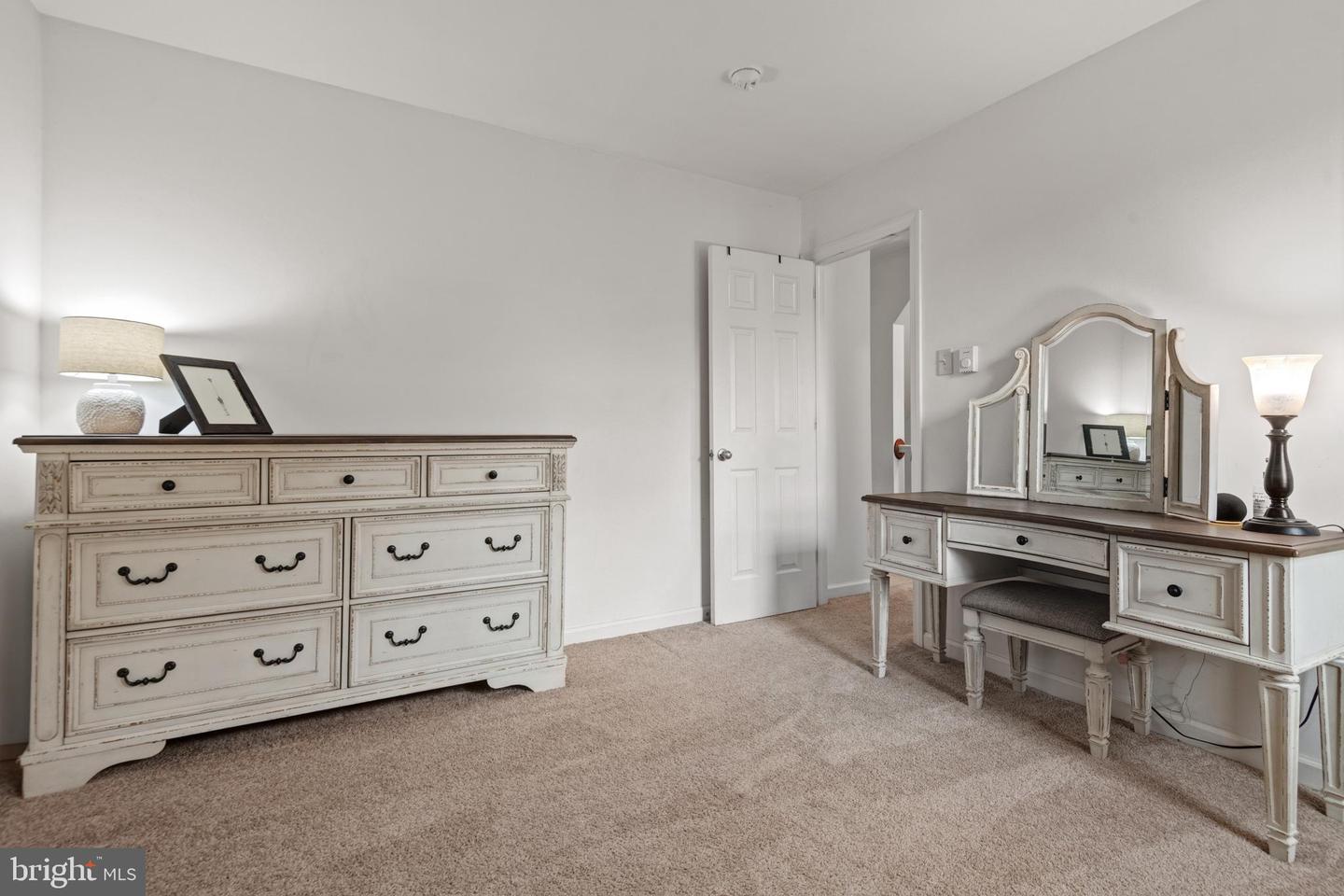 202 Fairfax Property Photo 17