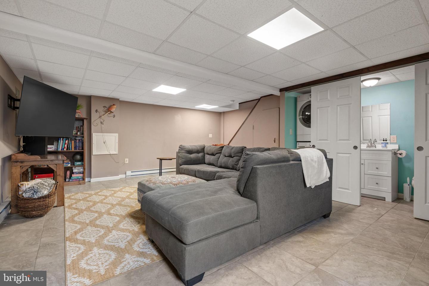 202 Fairfax Property Photo 27