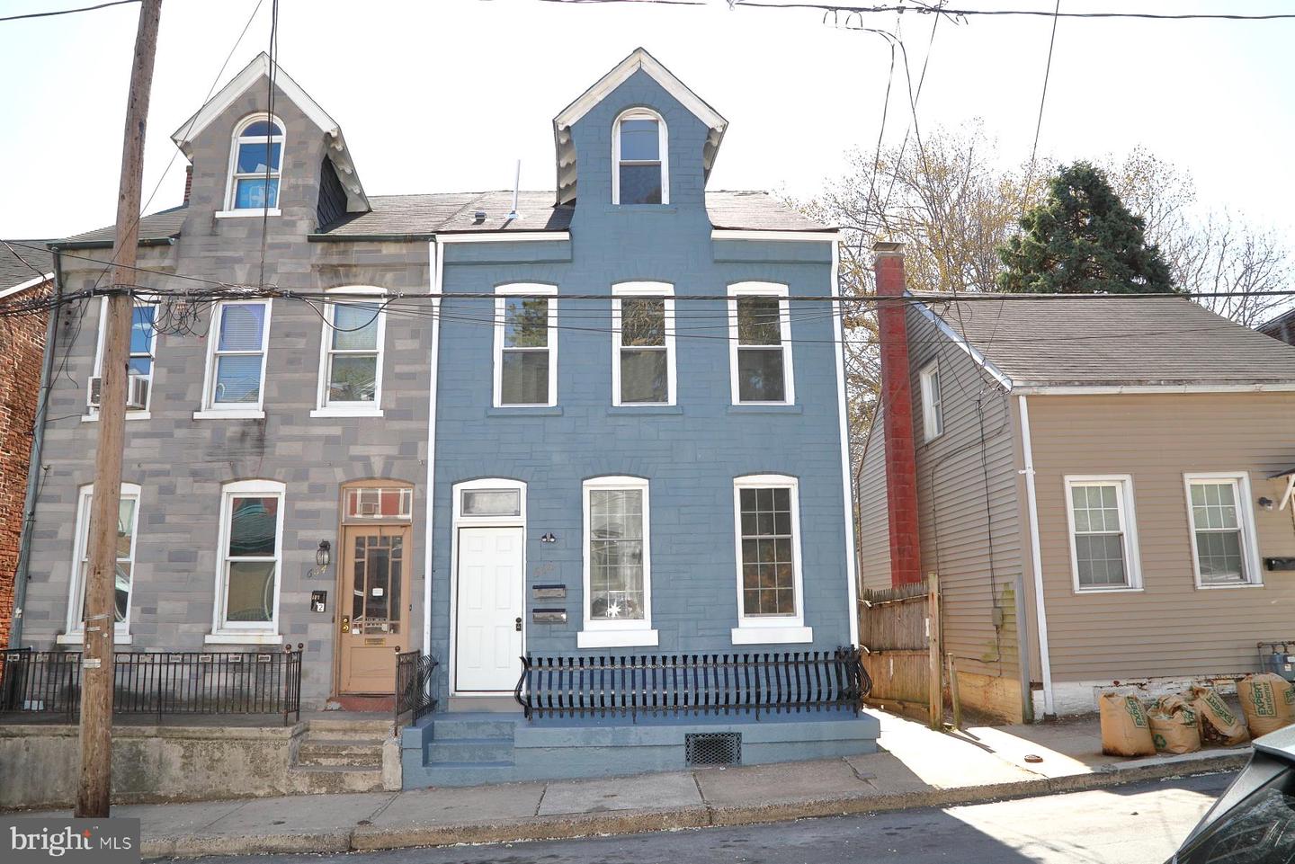 666 Saint Joseph St Property Photo 1