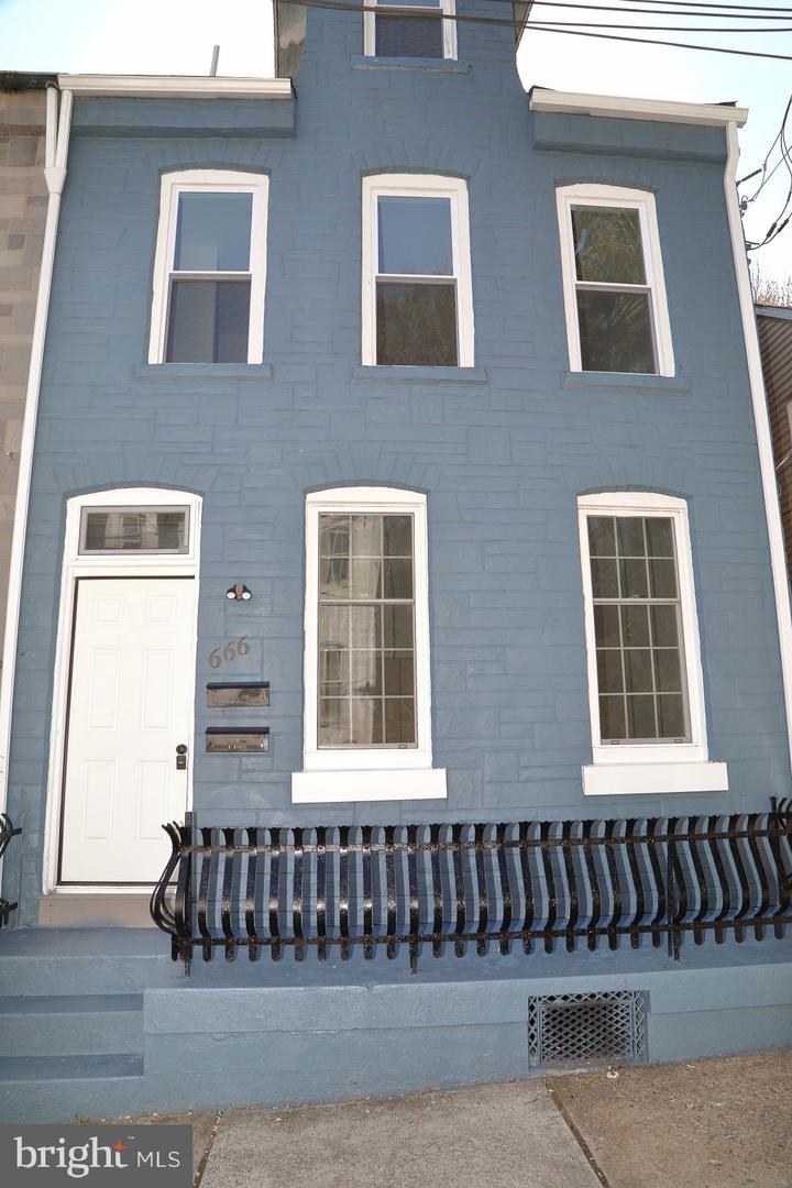 666 Saint Joseph St Property Photo 2
