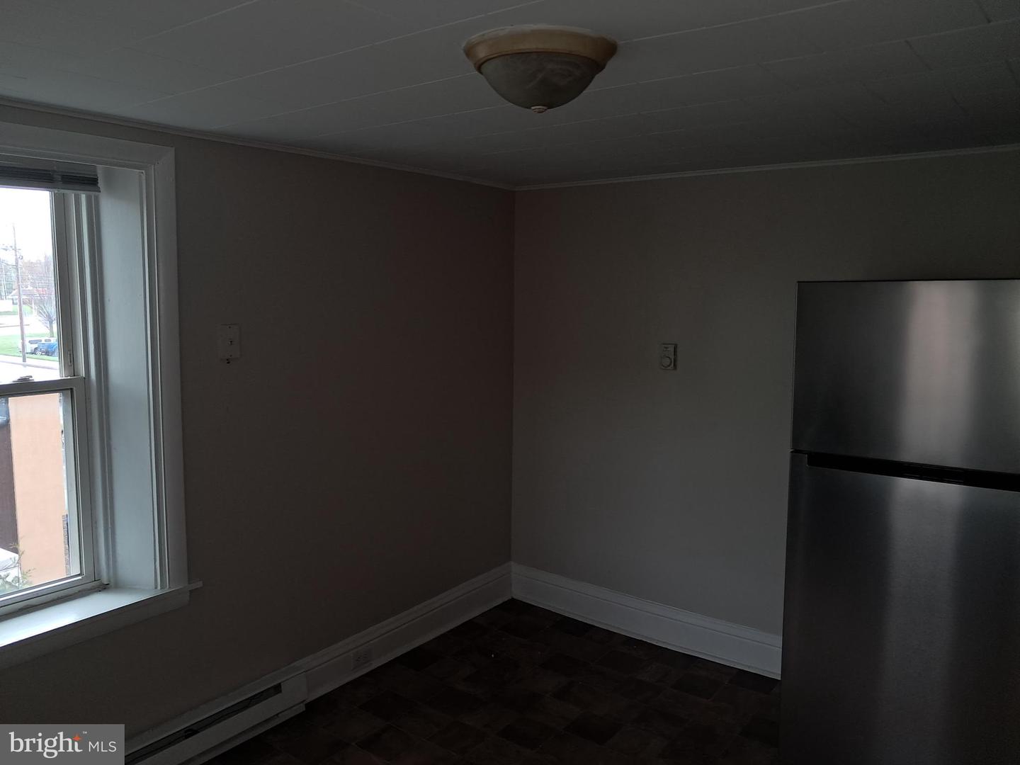 717--719 S Market St Property Photo 4