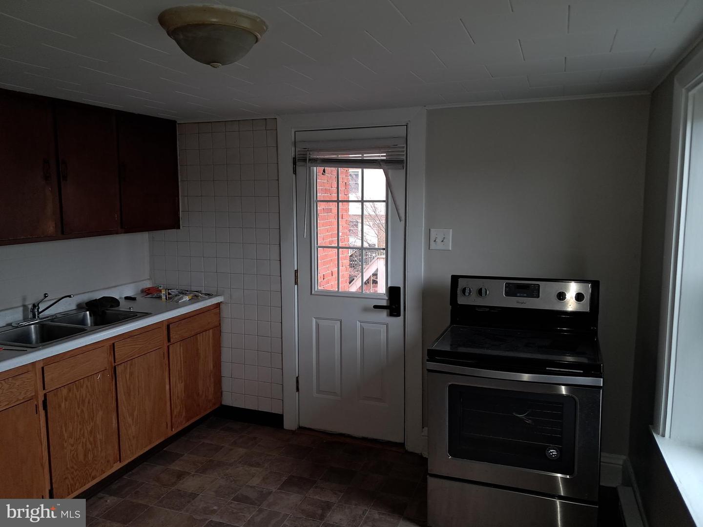 717--719 S Market St Property Photo 5