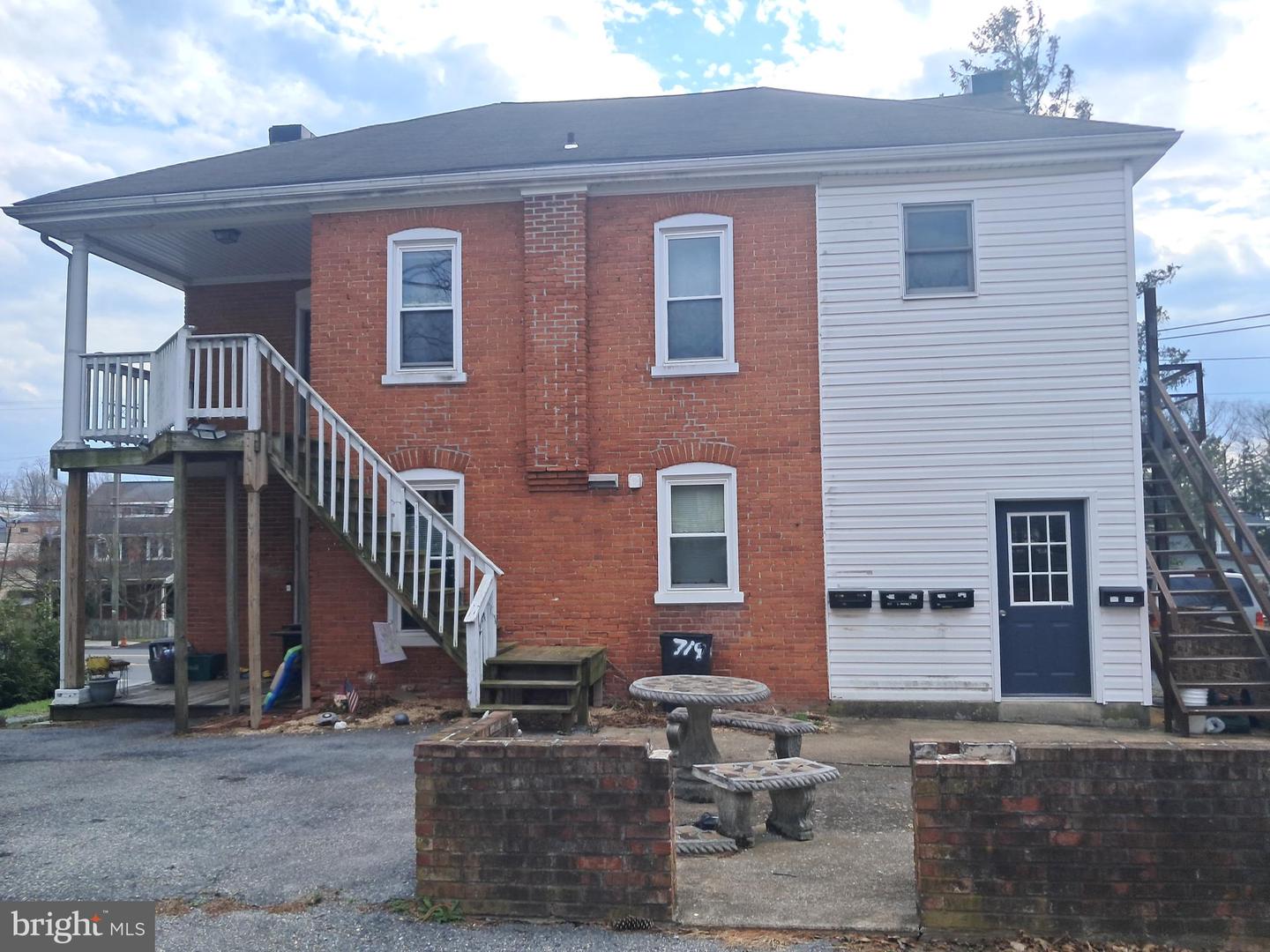 717--719 S Market St Property Photo 7