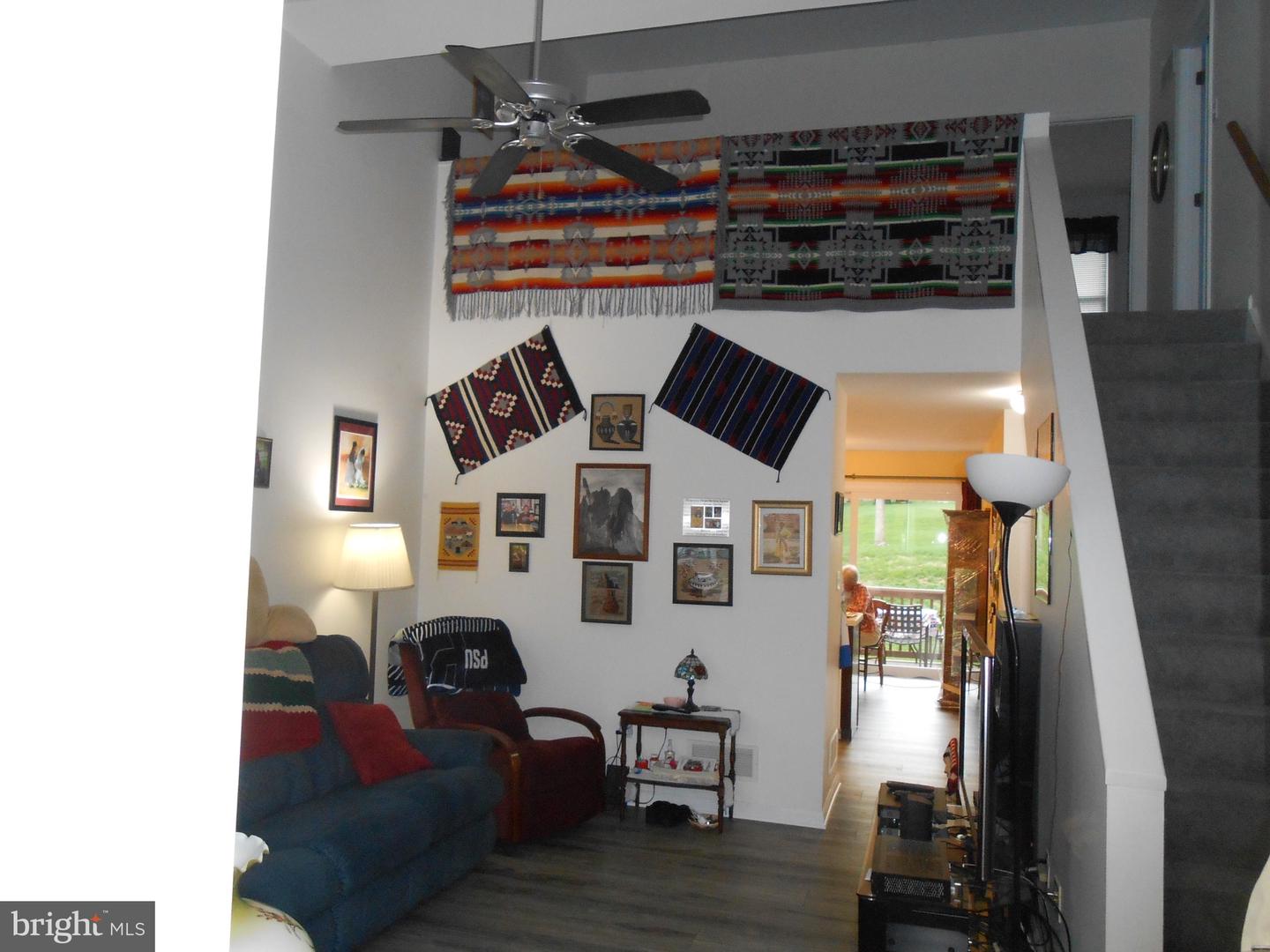 518 Meadowlark Ln Property Photo 3