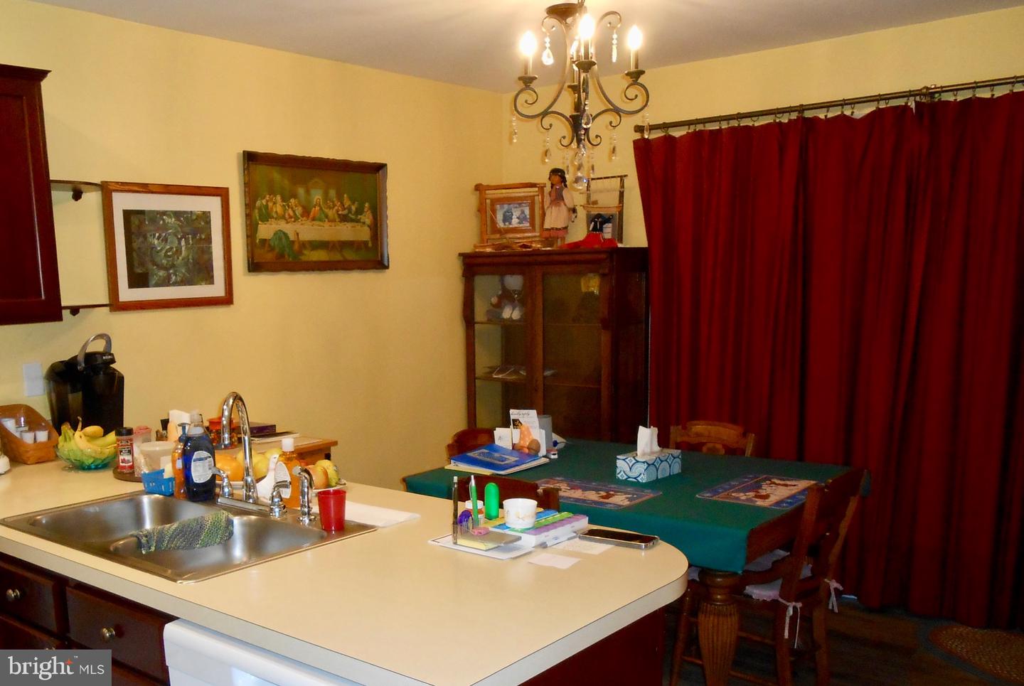 518 Meadowlark Ln Property Photo 9