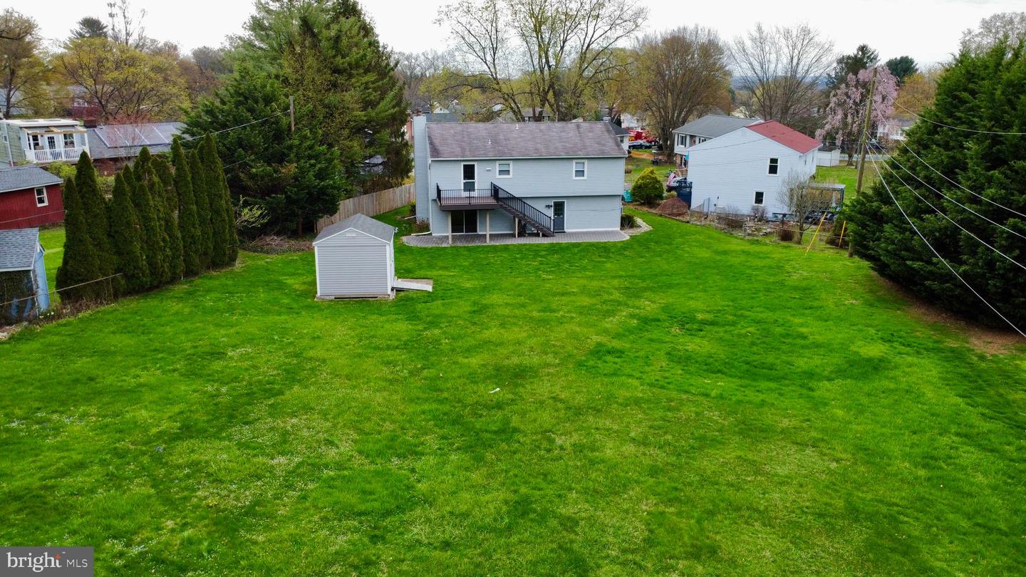 7 Broad Lawn Cir Property Photo 2