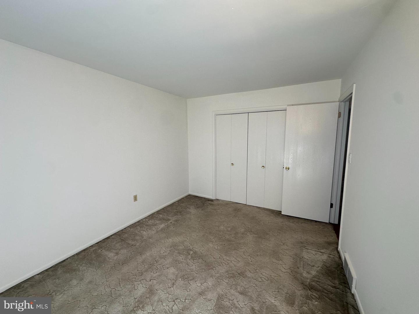 7 Broad Lawn Cir Property Photo 6