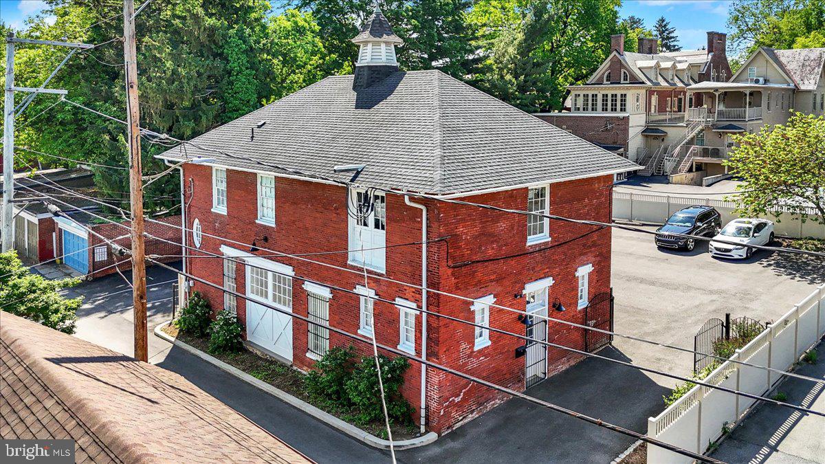 316 E MARION ST Property Photo 1