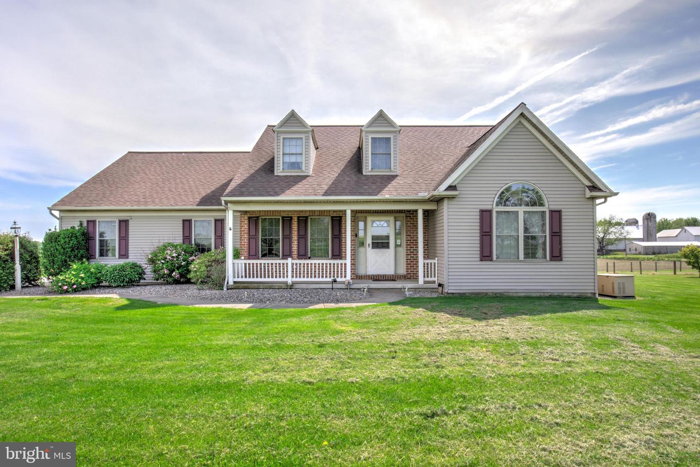 137 S Ronks Rd Property Photo 1