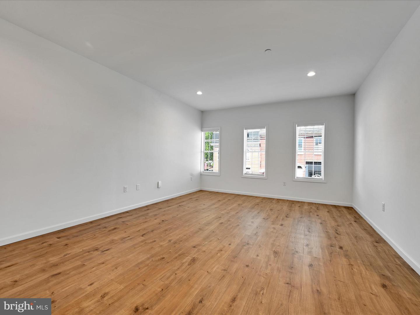 336 Main St Property Photo 15