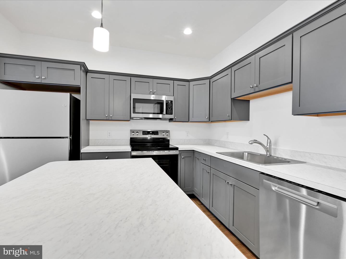 336 Main St Property Photo 26