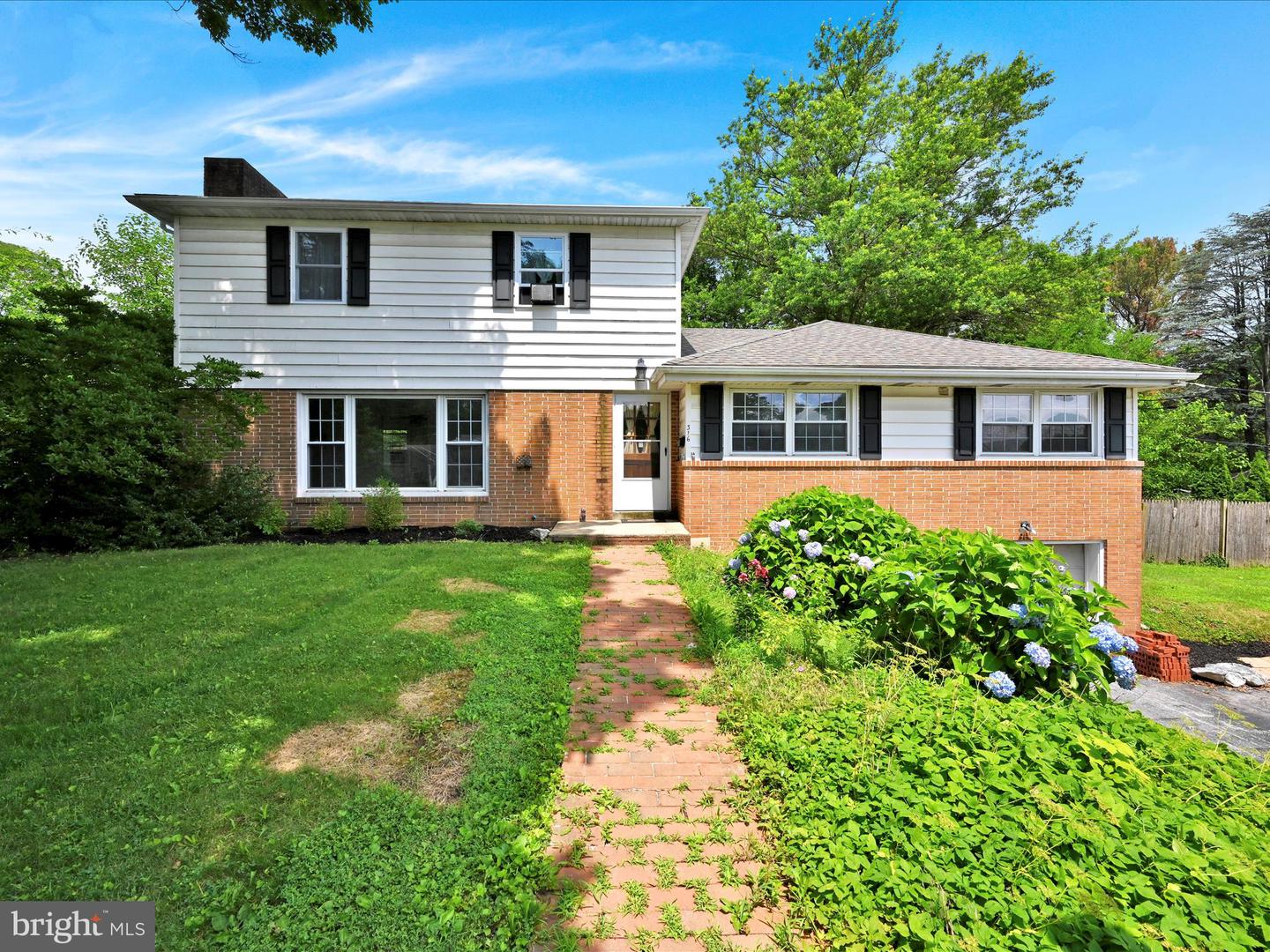 316 S 9th St Property Photo 1