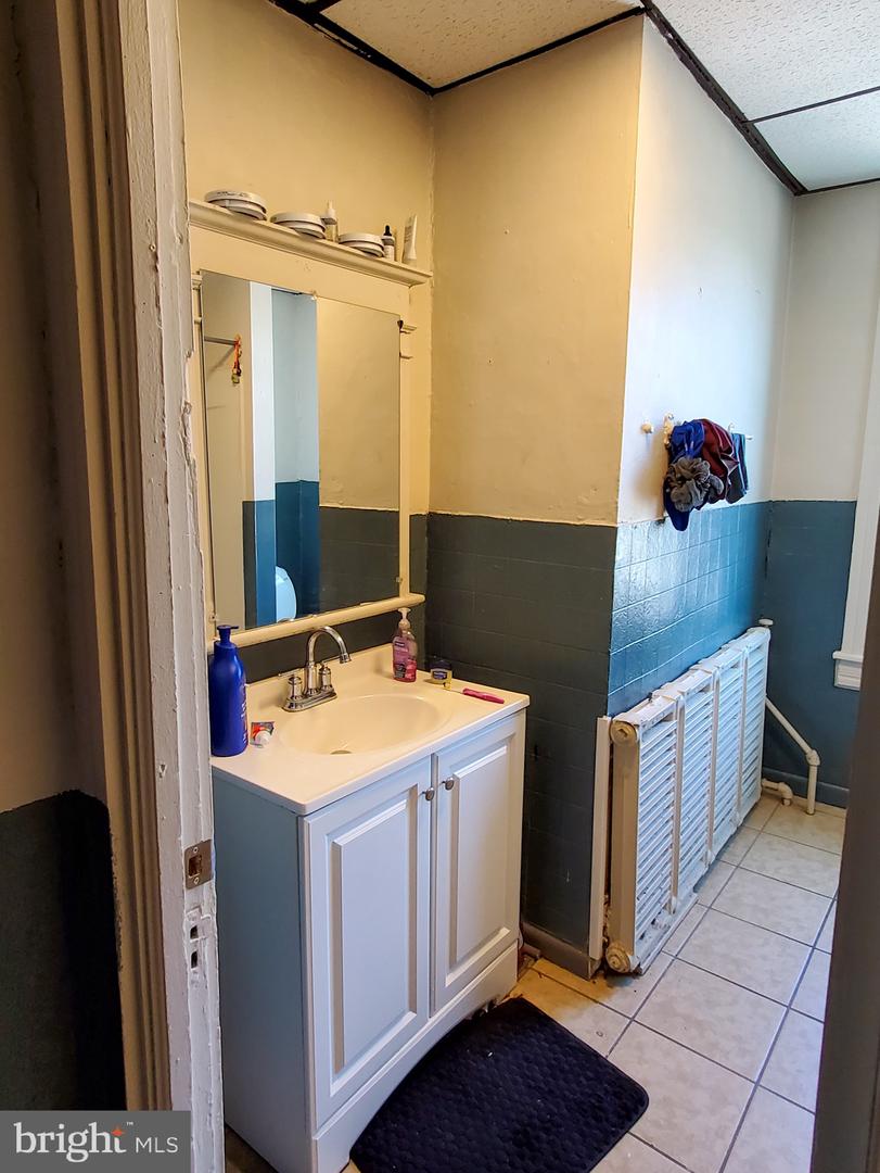 353 E New St Property Photo 16