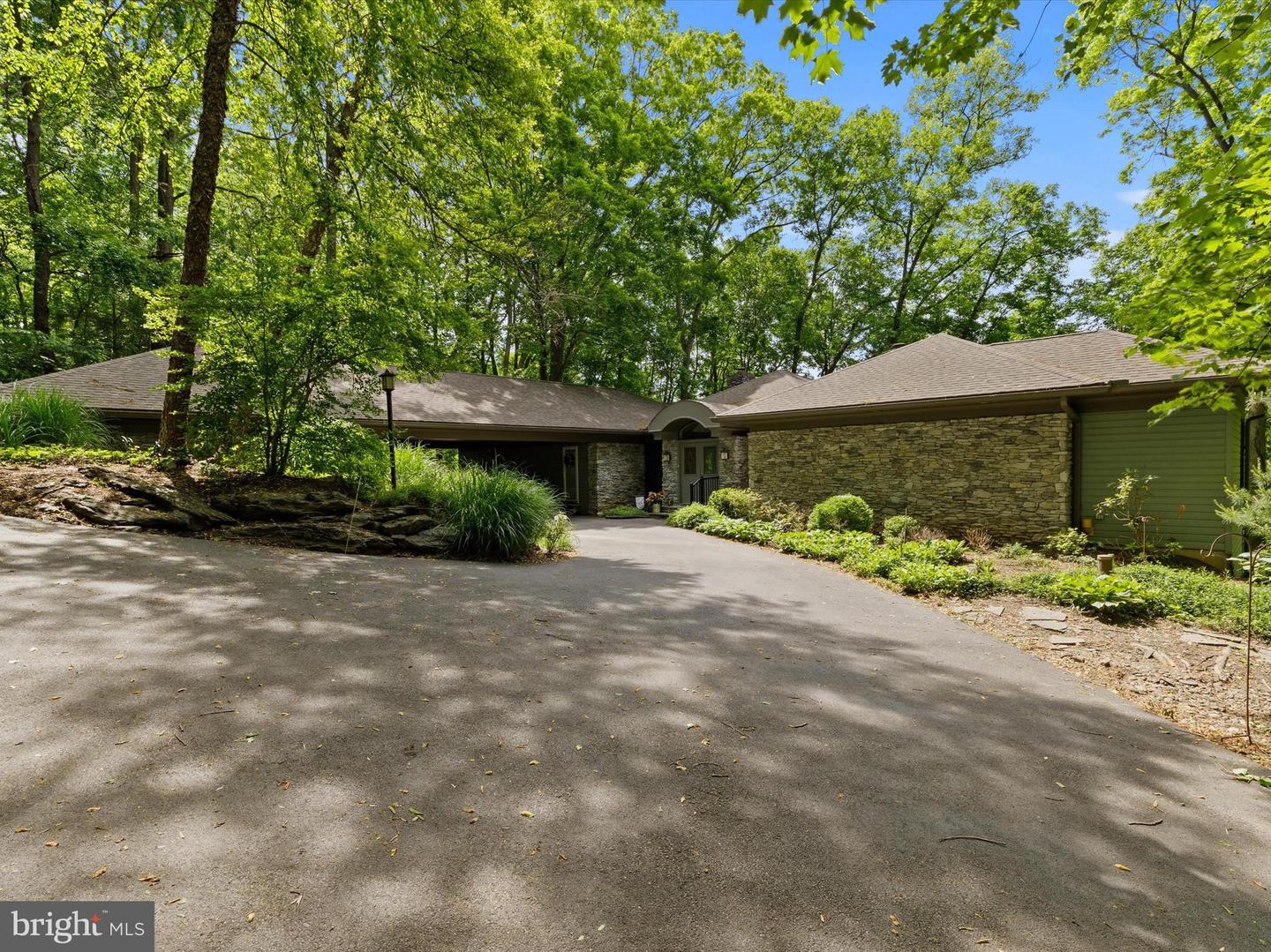 106 MELVIN DR