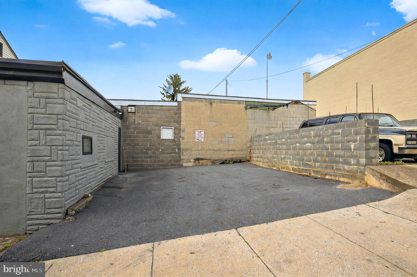 645 S Prince St Property Photo 39