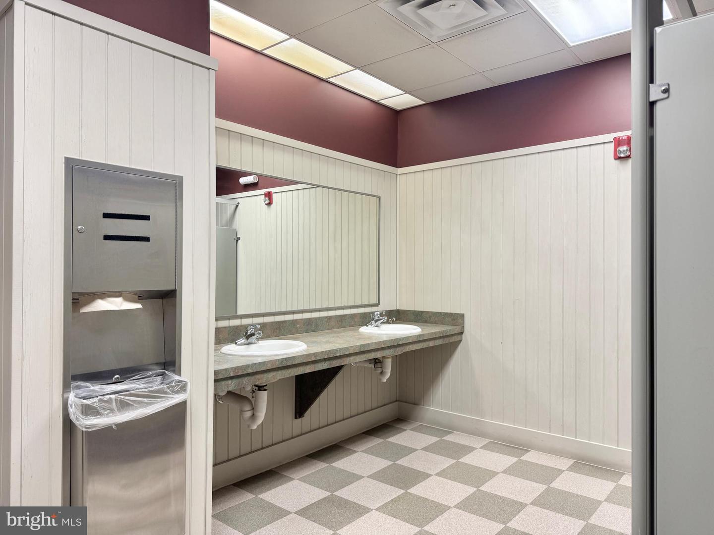200 N Duke St Property Photo 31