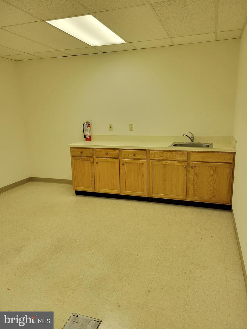 1891 Santa Barbara Dr #207 Property Photo 13