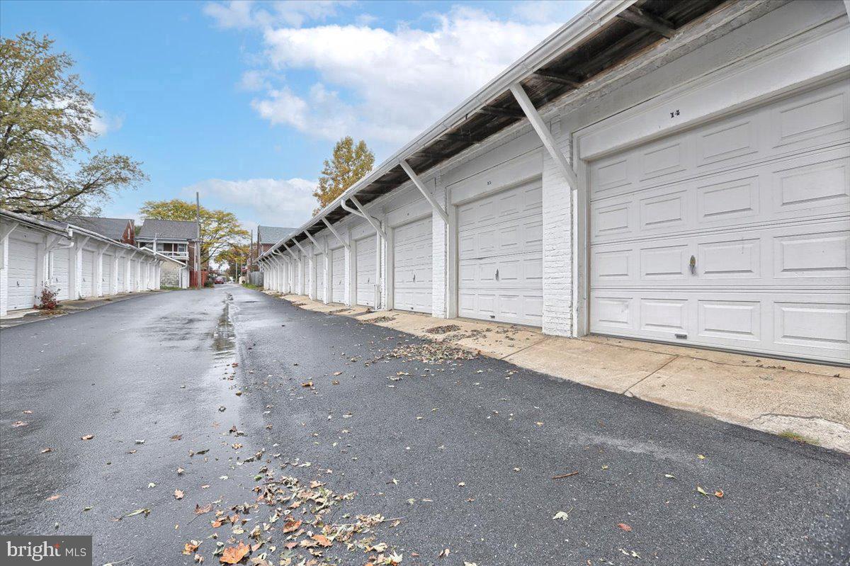 720 Property Photo 2