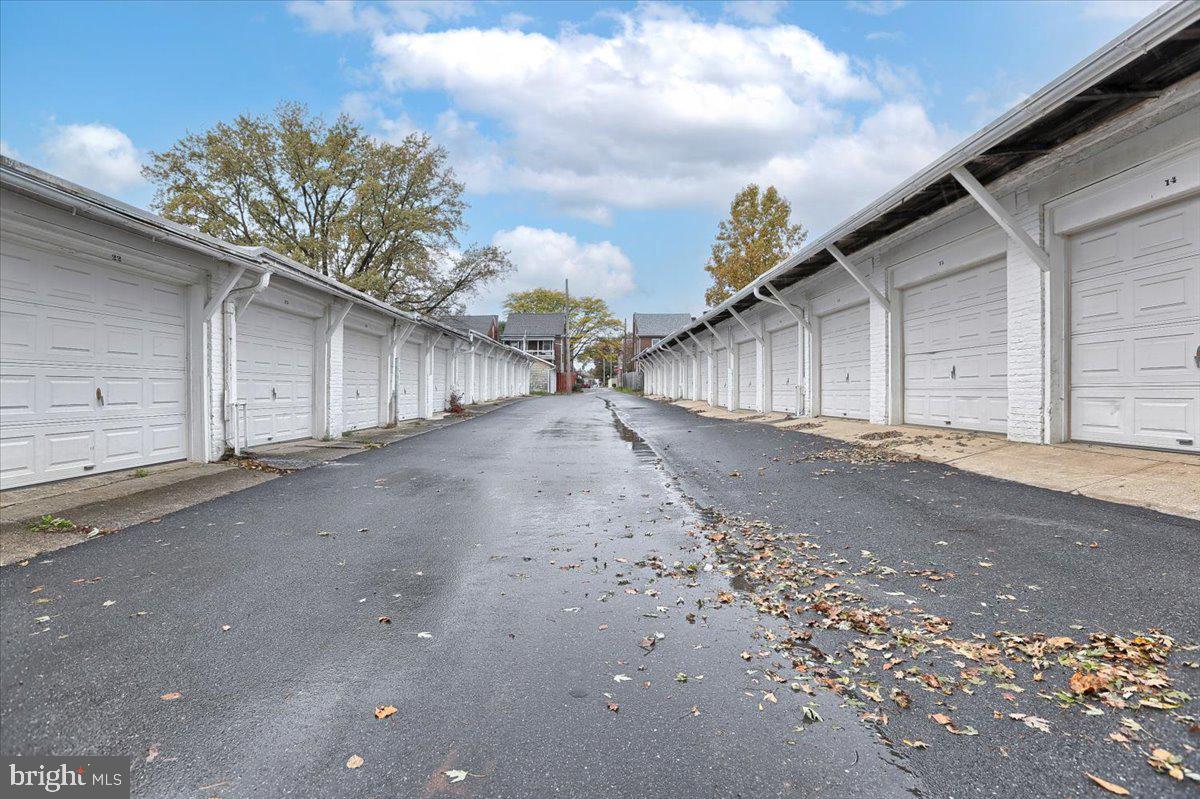 720 Property Photo 3