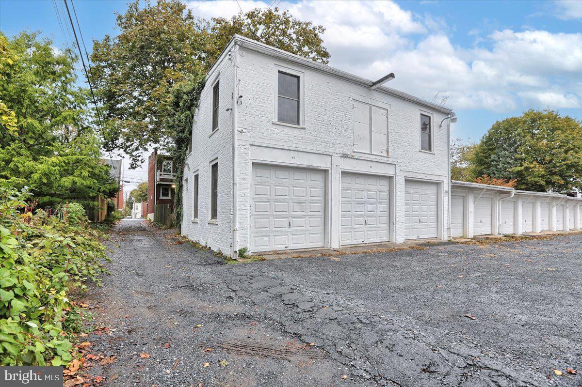 720 Property Photo 7