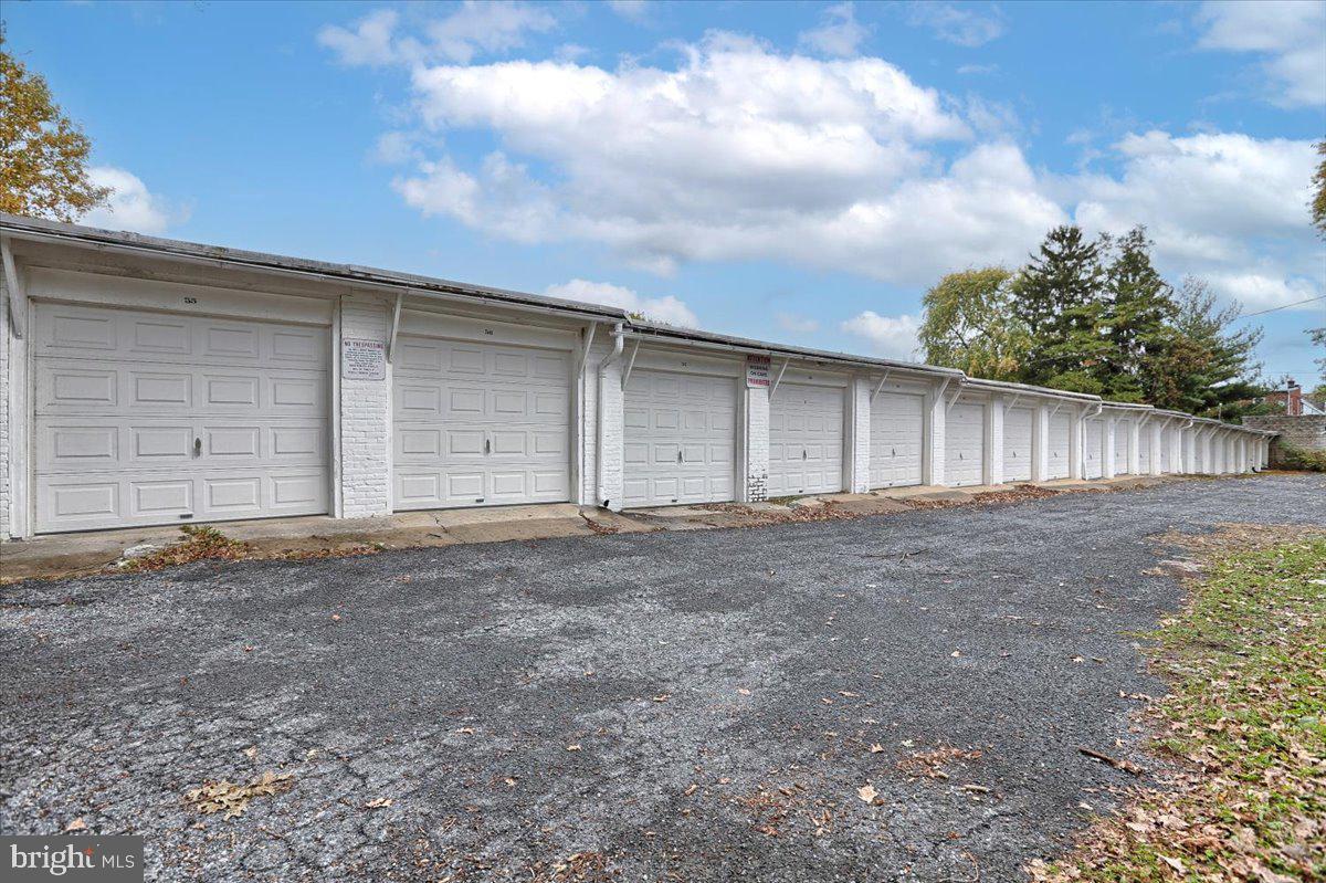 720 Property Photo 13