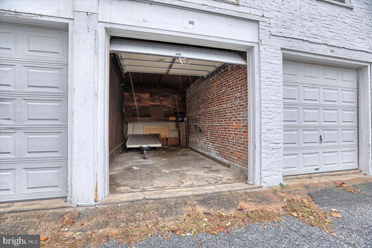 720 Property Photo 15