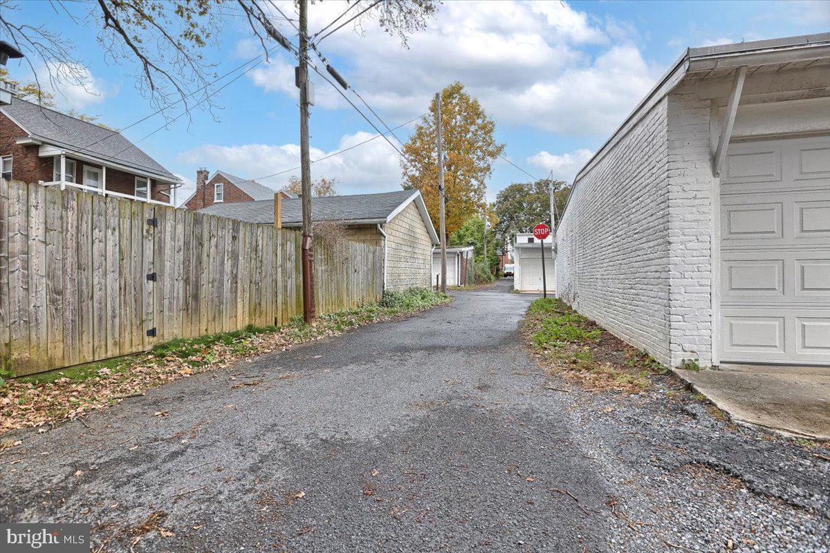 720 Property Photo 21