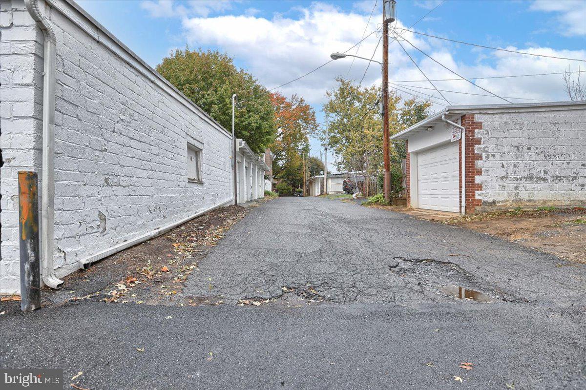 720 Property Photo 22