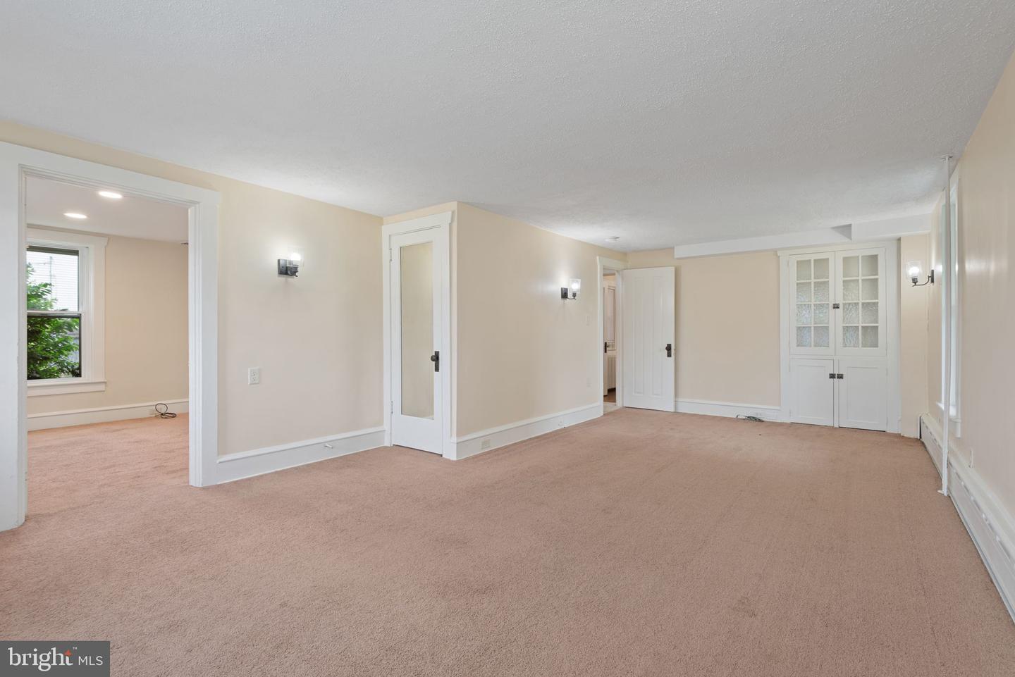 168 S Market St Property Photo 5
