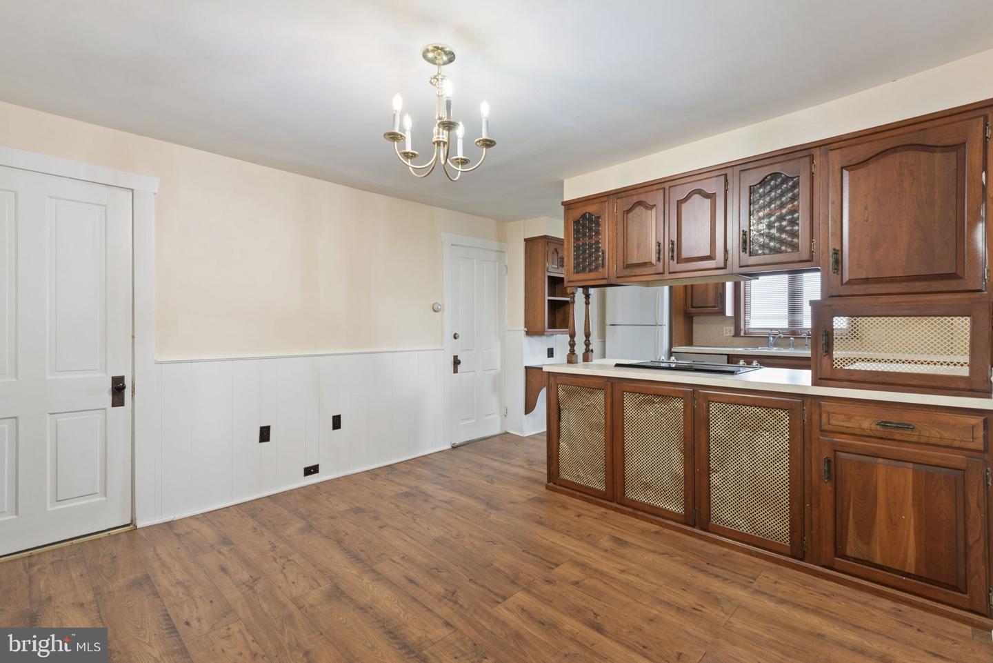 168 S Market St Property Photo 10