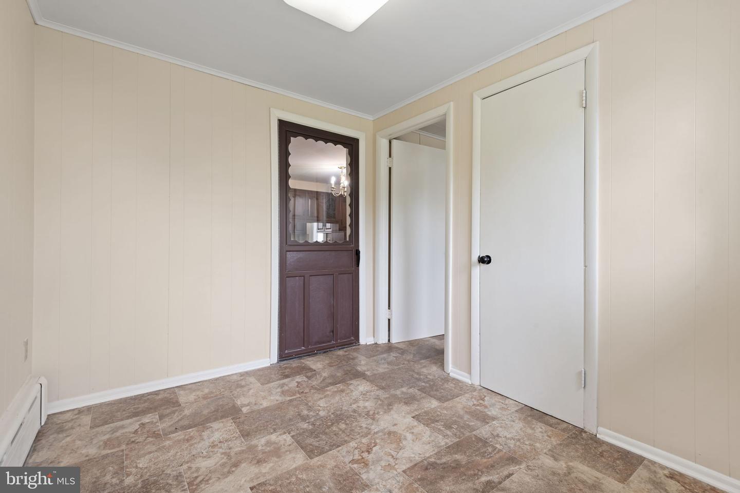 168 S Market St Property Photo 18