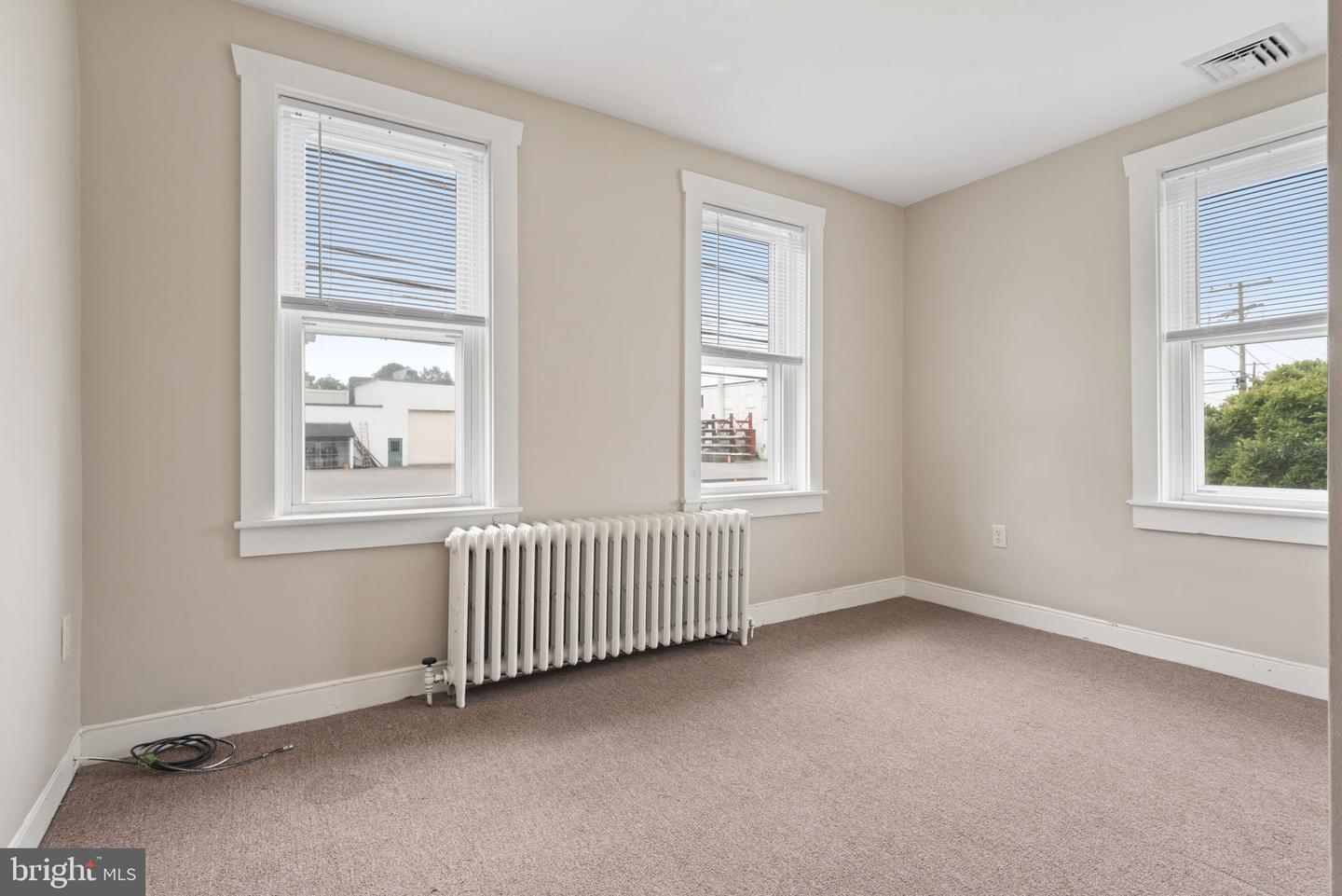 168 S Market St Property Photo 22