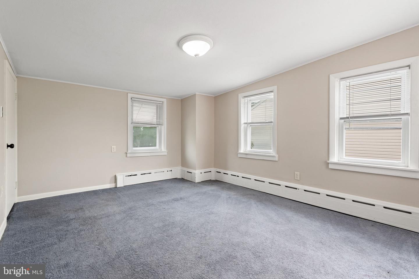 168 S Market St Property Photo 29