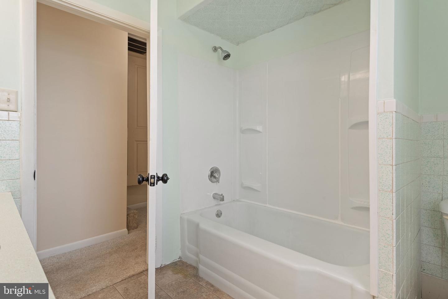 168 S Market St Property Photo 32