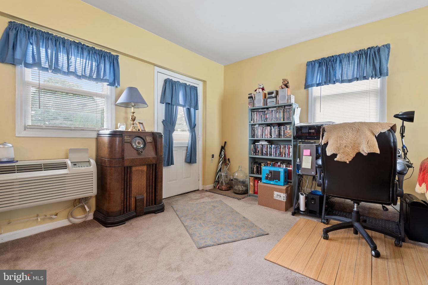 168 S Market St Property Photo 36
