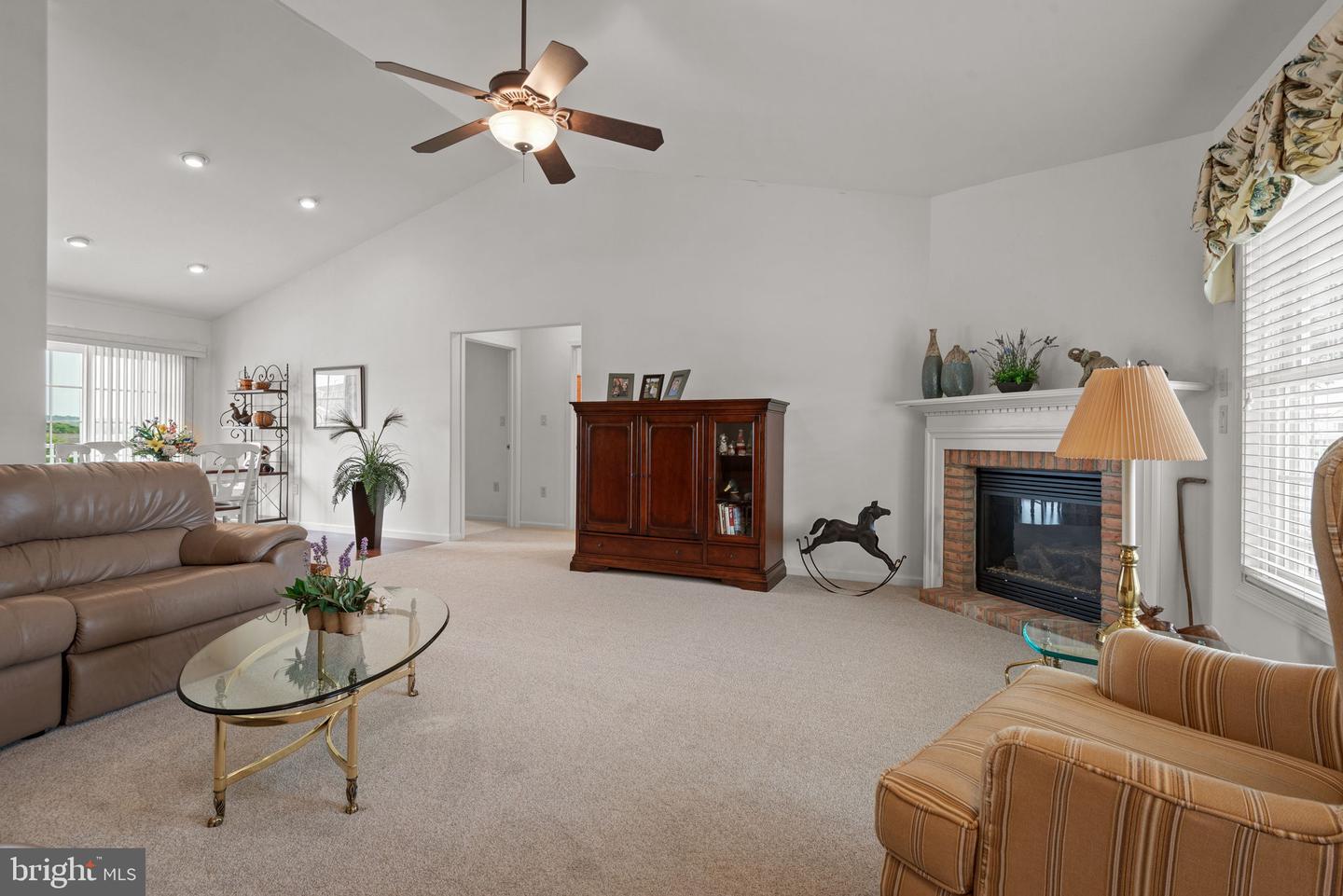 726 Heather Rdg Property Photo 4