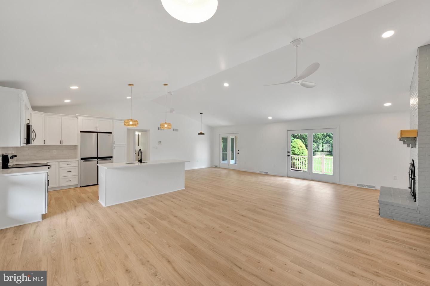10a Farm Ln Property Photo 9
