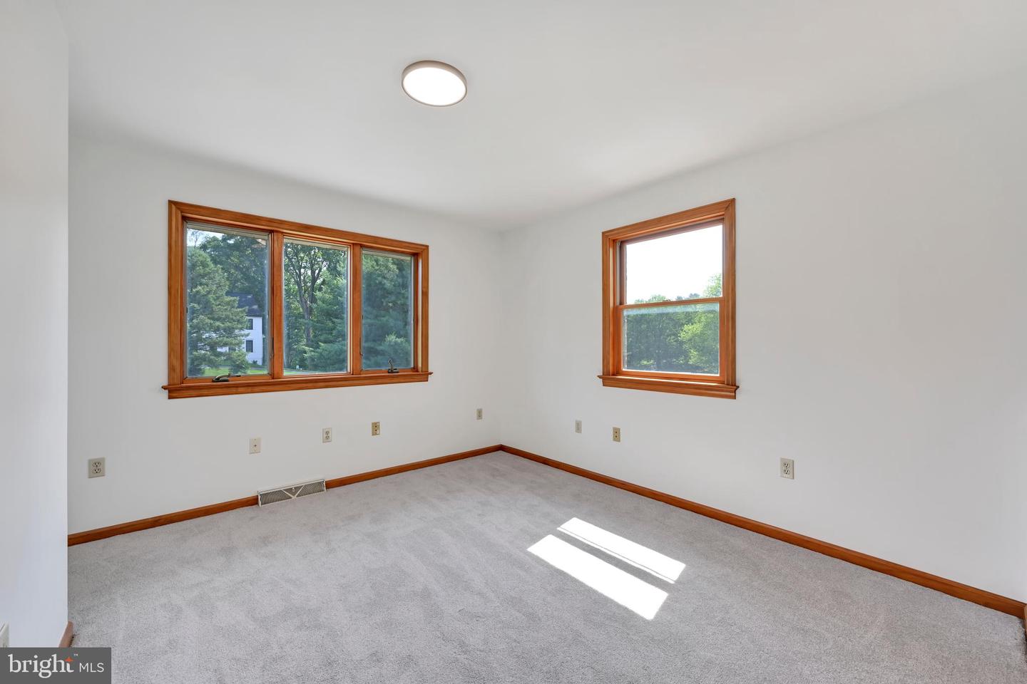 10a Farm Ln Property Photo 23