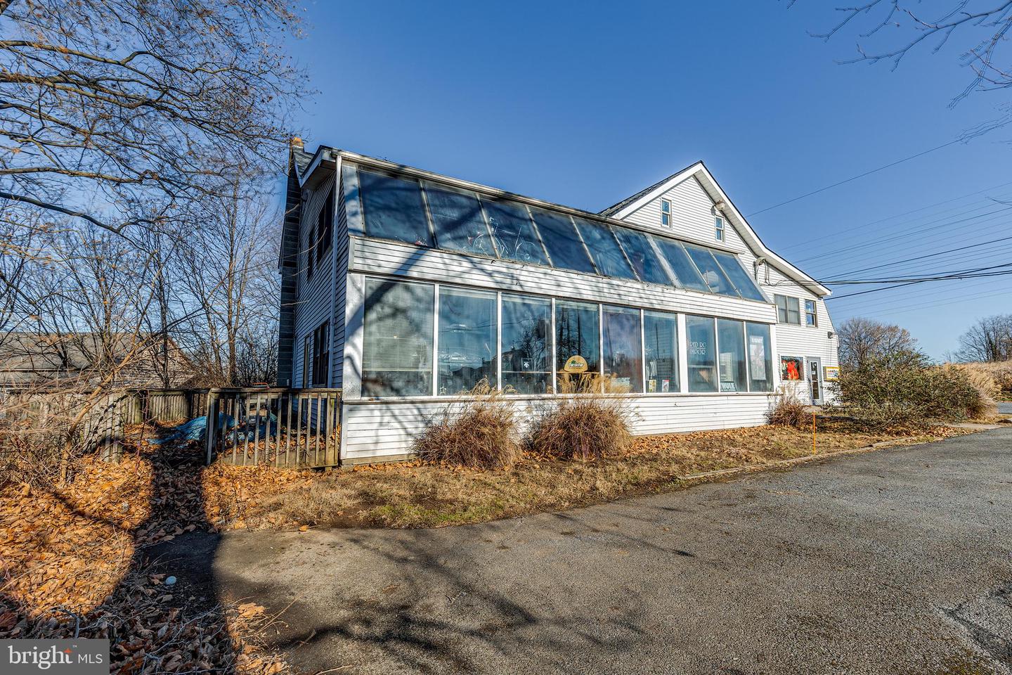 830 Flory Mill Rd Property Photo 3