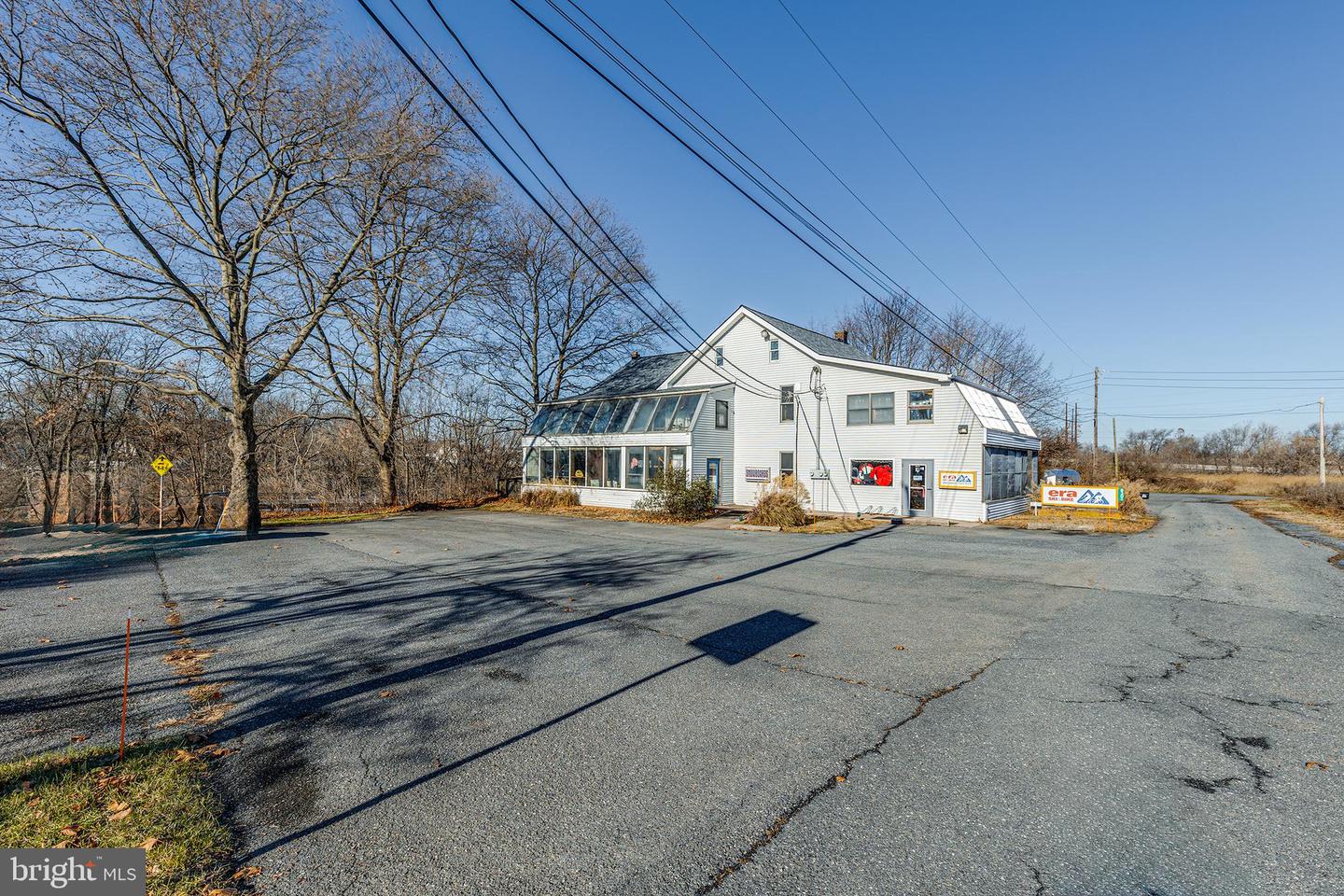 830 Flory Mill Rd Property Photo 4
