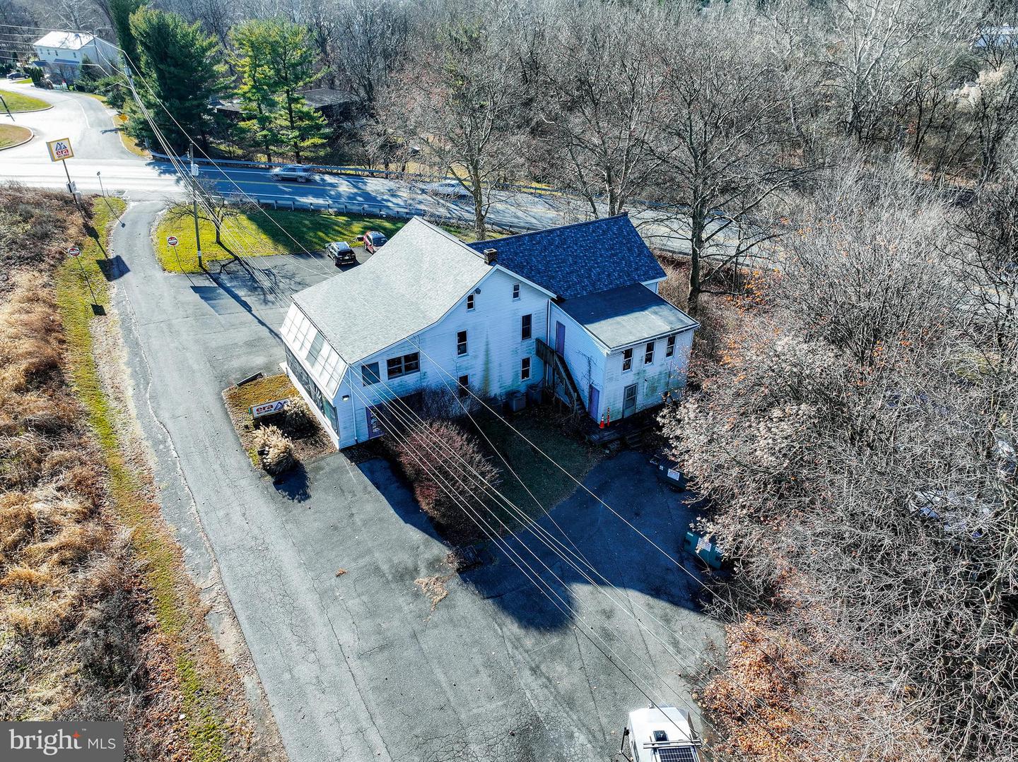 830 Flory Mill Rd Property Photo 6