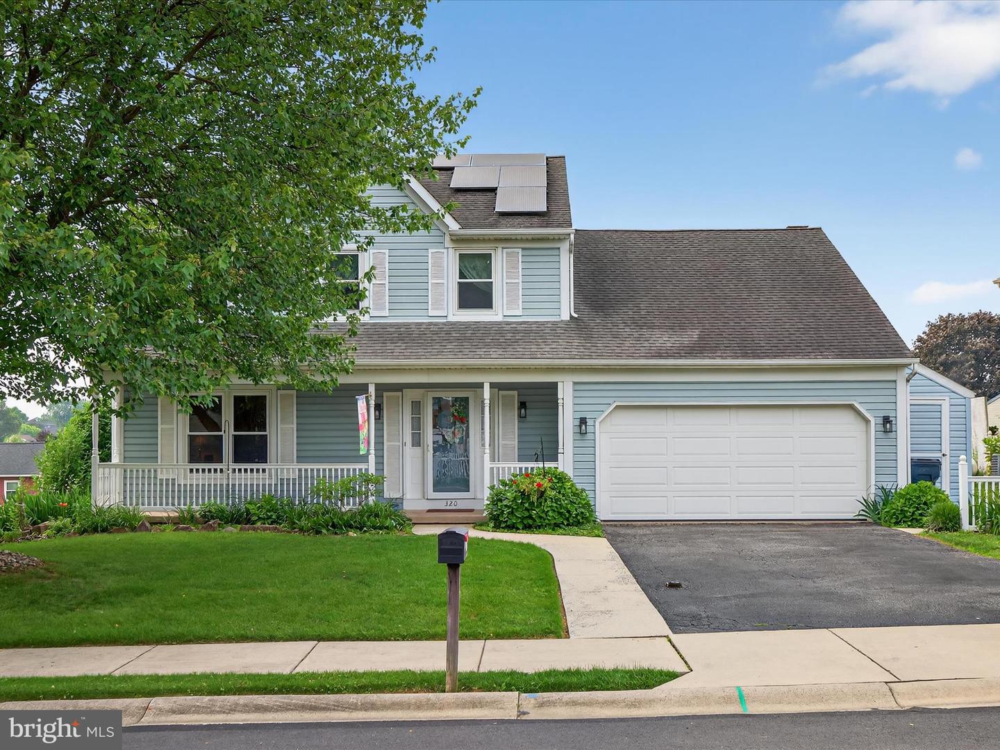 320 DOGWOOD LN