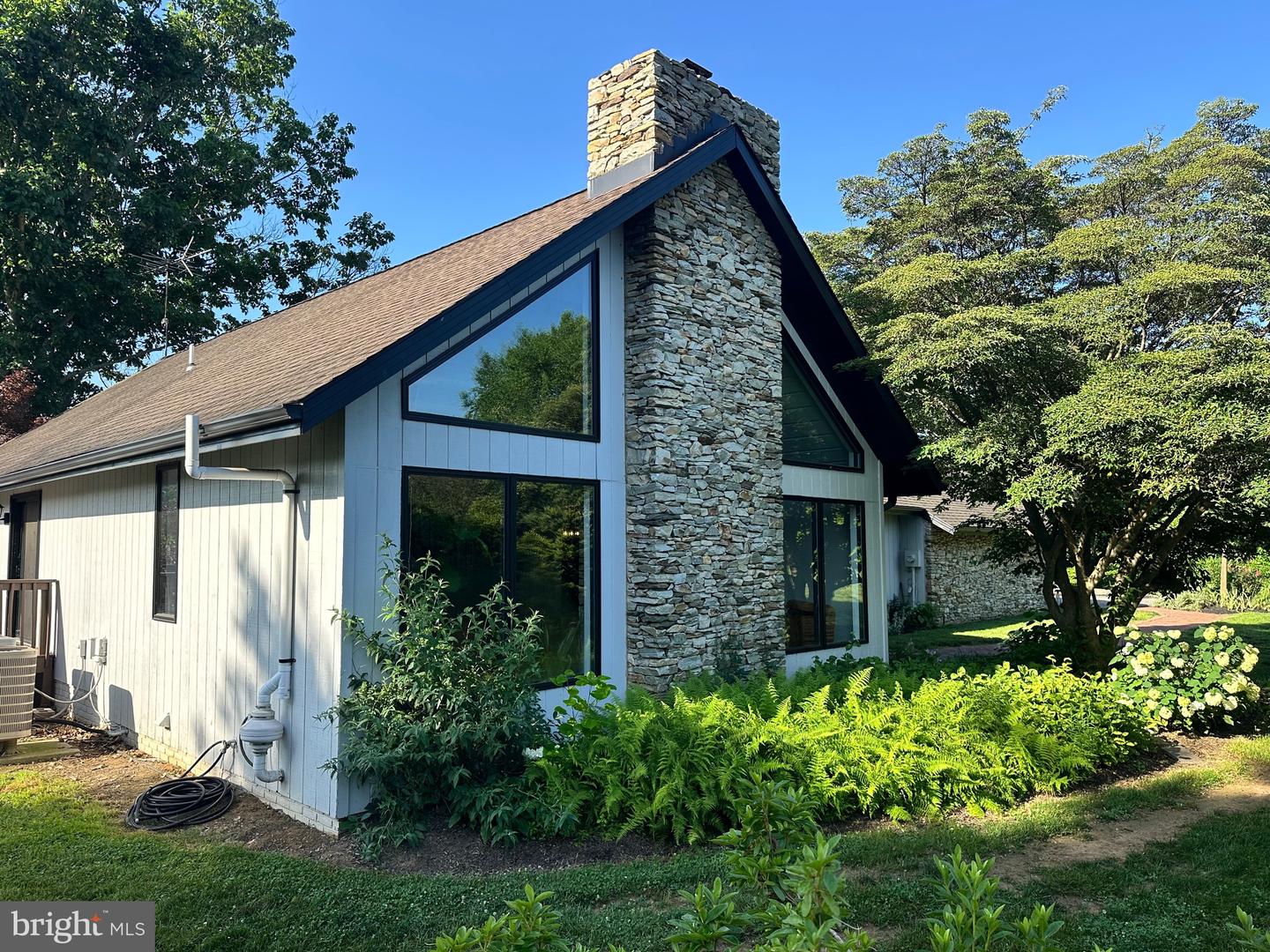 213 TOMAHAWK DR