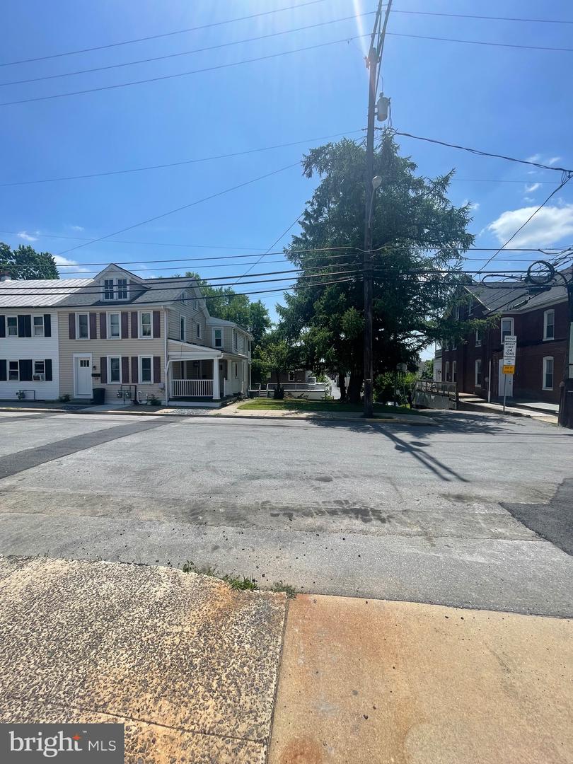 36-38 E Hummelstown St Property Photo 7